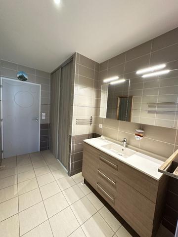 Maison récente de137 m² avec 110m² de garage à vendre à AIZENAY