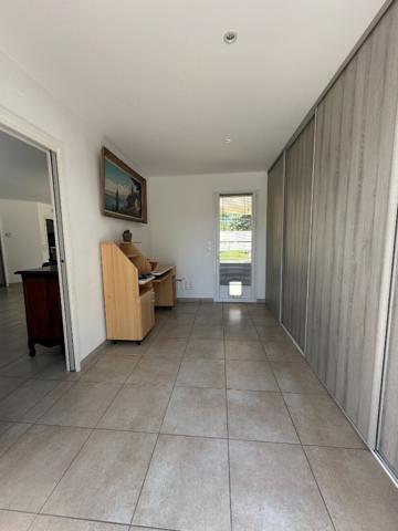 Maison récente de137 m² avec 110m² de garage à vendre à AIZENAY