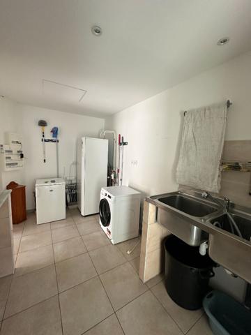 Maison récente de137 m² avec 110m² de garage à vendre à AIZENAY