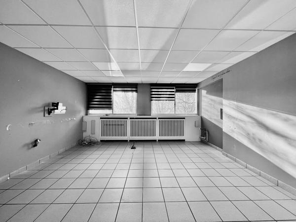 BUREAUX À LOUER 145M2