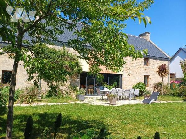 Maison en pierre rénovée - Guidel entre mer et bourg

Située dans un charmant hameau entre la...