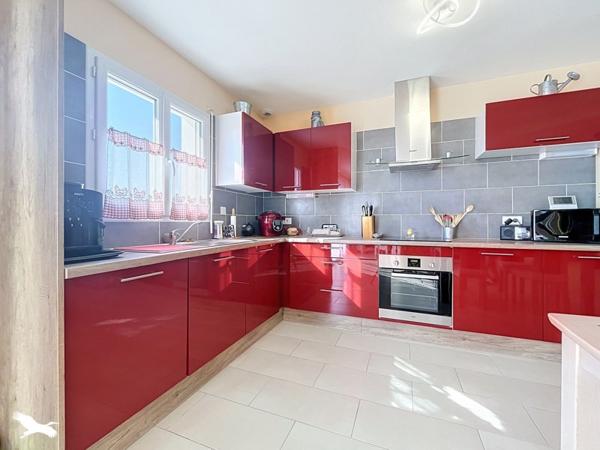 Maison à vendre 276 120 € Saintes 4 p 106 m² DPE C