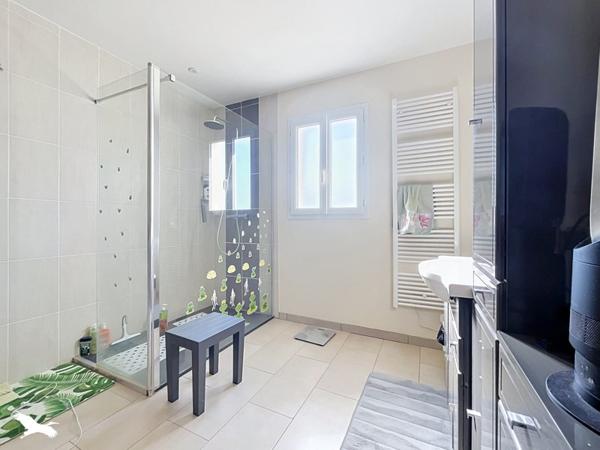 Maison à vendre 276 120 € Saintes 4 p 106 m² DPE C