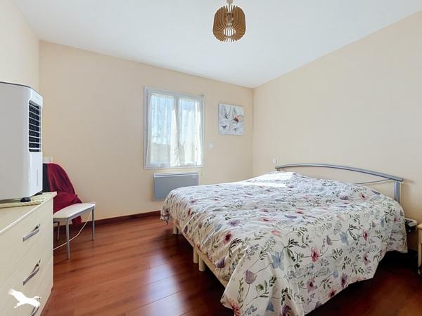 Maison à vendre 276 120 € Saintes 4 p 106 m² DPE C