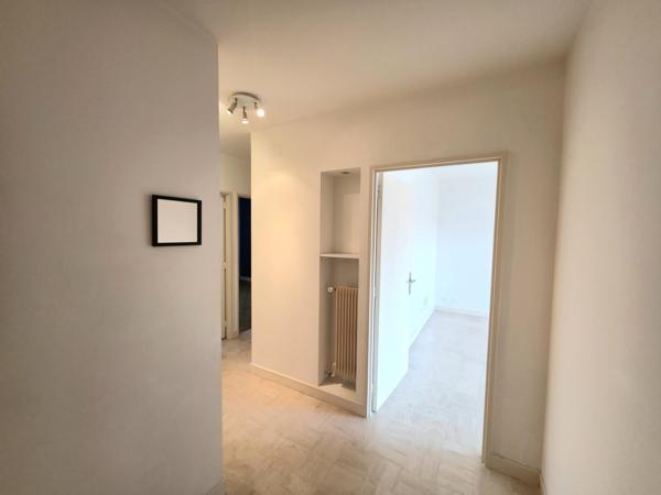 CANNES : LOCATION APPARTEMENT 3 PIECES