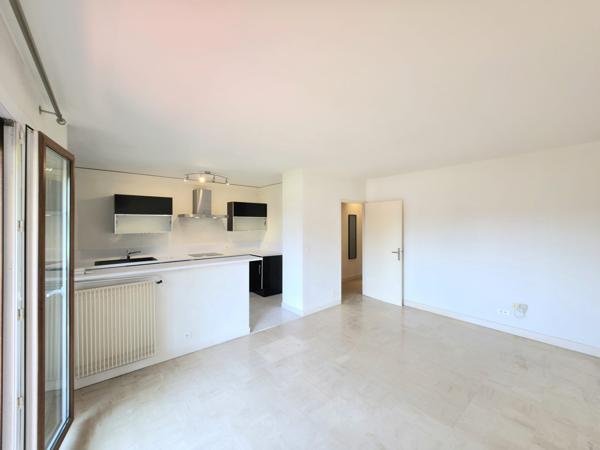 CANNES : LOCATION APPARTEMENT 3 PIECES