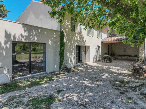 Vente Maison de luxe L'Isle-sur-la-Sorgue 7 Pièces 200 m²