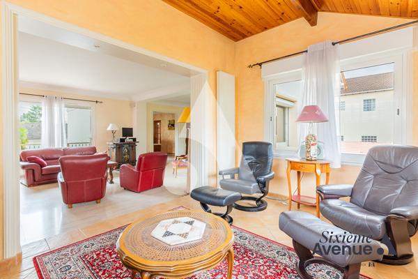 Maison 11 pièces 232 m2