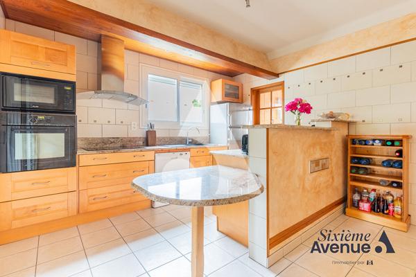 Maison 11 pièces 232 m2