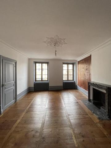 REF 12063- 24 BOULEVARD CARNOT - F3 AU 2EME