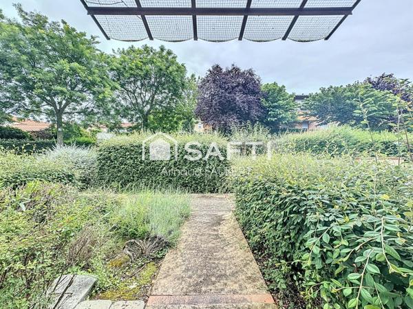 Maison deux chambres avec jardin arboré et parking