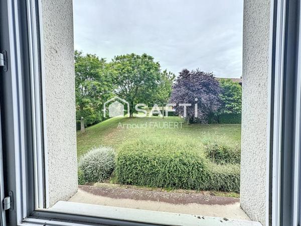 Maison deux chambres avec jardin arboré et parking