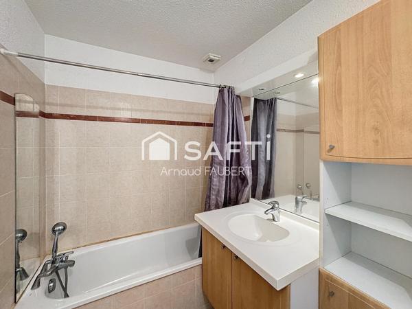 Maison deux chambres avec jardin arboré et parking