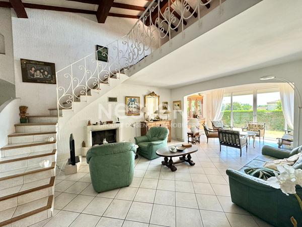 Villa 175 m² avec mezzanine, terrain piscinable de 1000m², quartier résidentiel Carcassonne