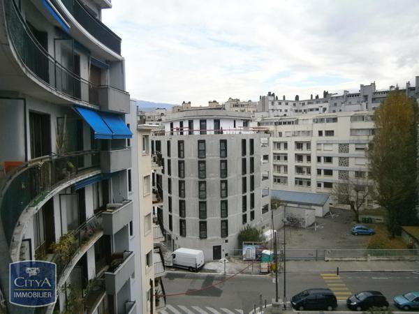 Appartement à louer 1 pièce 27.64m² Grenoble (38000)