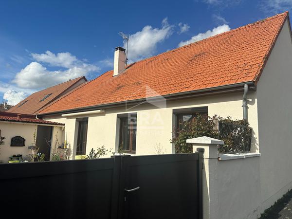 CHAETAUROUX - Quartier PMC - pavillon plian-pied - 2 chs - Garage - jardin - terrasse