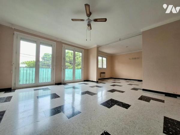SAINT-ASSISCLE, APPARTEMENT T3 AVEC GRAND GARAGE ET CAVE !