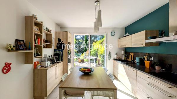 Maison à CHARBONNIERES-LES-BAINS, 69260 - 7 pièces 168m²