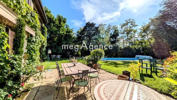 Maison à CHARBONNIERES-LES-BAINS, 69260 - 7 pièces 168m²