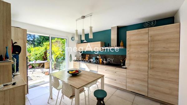 Maison à CHARBONNIERES-LES-BAINS, 69260 - 7 pièces 168m²