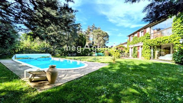 Maison à CHARBONNIERES-LES-BAINS, 69260 - 7 pièces 168m²