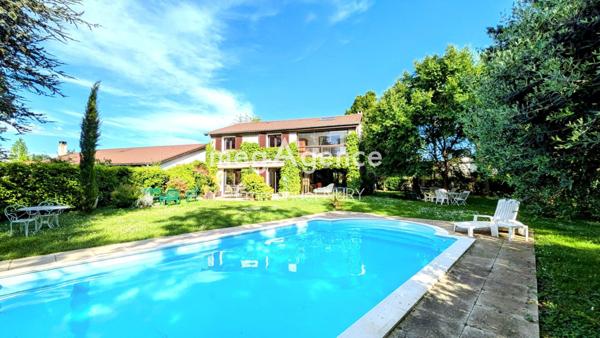 Maison à CHARBONNIERES-LES-BAINS, 69260 - 7 pièces 168m²