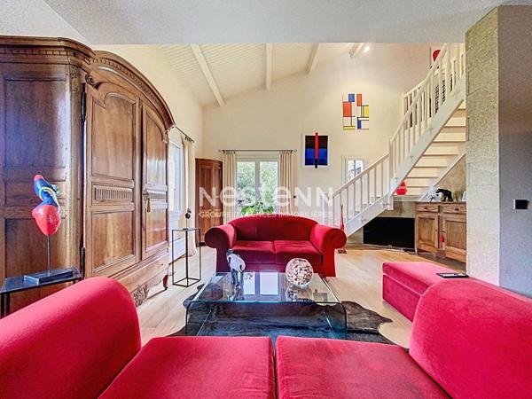 SOUS OFFRE - CUGNAUX - Villa d'architecte de 7 pièces avec Piscine, pool house et 2 grands garages