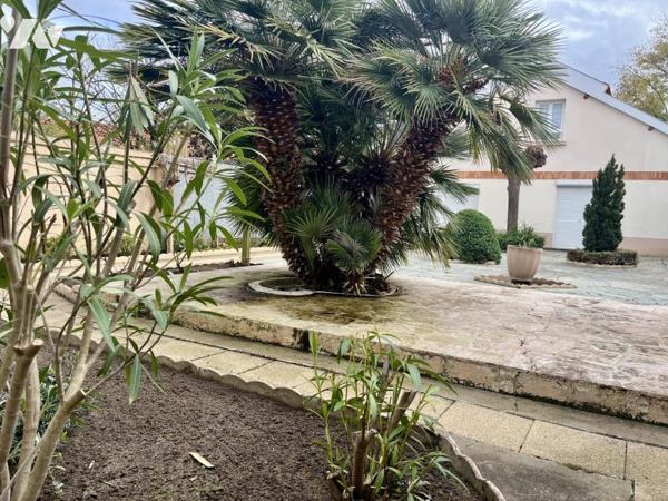 MAISON AVEC DEUX DEPENDANCES - NANTES ST JACQUES