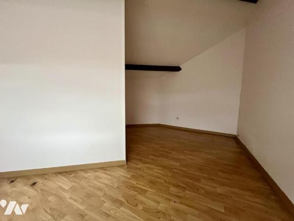 MAISON AVEC DEUX DEPENDANCES - NANTES ST JACQUES