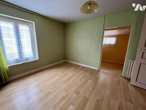 MAISON AVEC DEUX DEPENDANCES - NANTES ST JACQUES