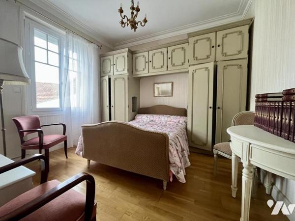 MAISON AVEC DEUX DEPENDANCES - NANTES ST JACQUES