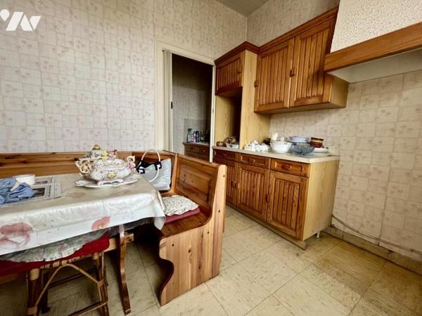 MAISON AVEC DEUX DEPENDANCES - NANTES ST JACQUES