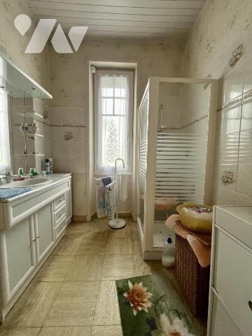 MAISON AVEC DEUX DEPENDANCES - NANTES ST JACQUES