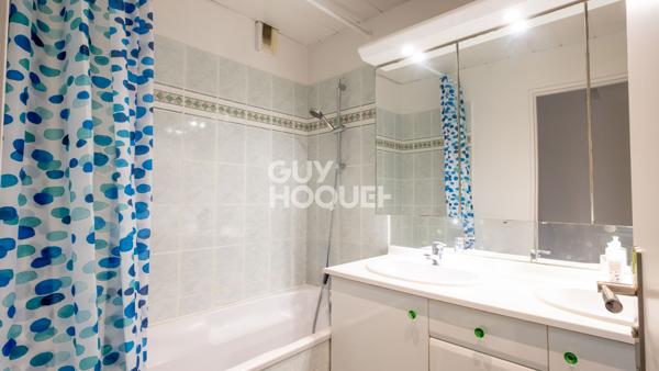 Appartement familial avec balcons dans un quartier proche métro