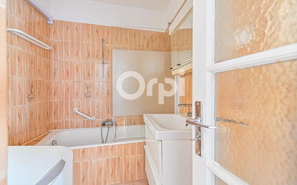 Appartement à vendre    3 pièces • 62,27 m2 Paris 10