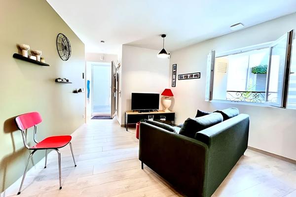 MÈZE CENTRE - Maison de ville d'exception ? T3 meublée avec terrasse tropézienne