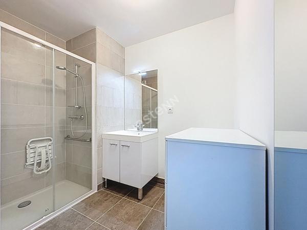 Appartement - Copropriété récente - Balcon - jardin commun