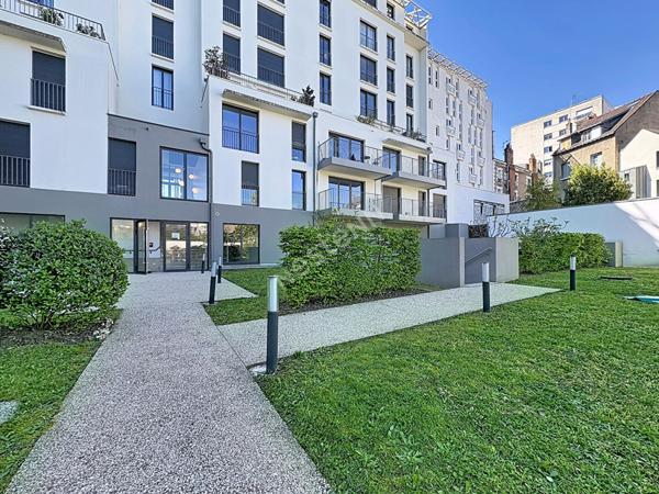 Appartement - Copropriété récente - Balcon - jardin commun