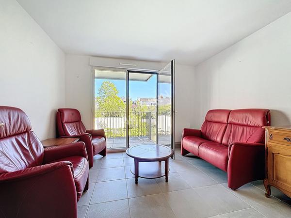 Appartement - Copropriété récente - Balcon - jardin commun