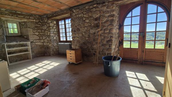 Superbe propriété de caractère sur 2 hectares Saint-Cernin (15310)
