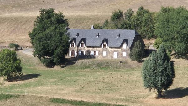 Superbe propriété de caractère sur 2 hectares Saint-Cernin (15310)