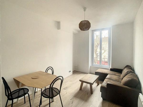 Appartement à louer    1 pièce •  Lamastre