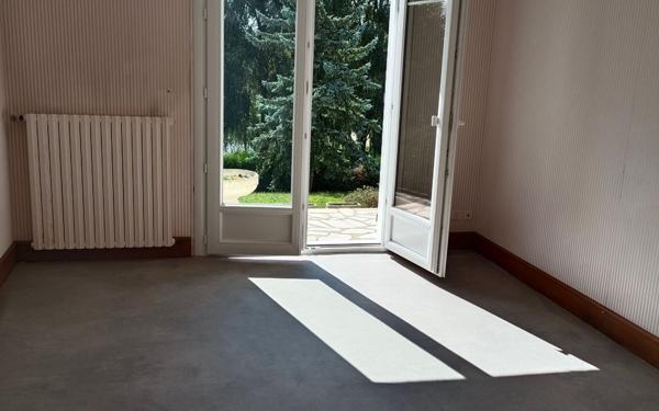 Maison à louer    6 pièces •  Mamers