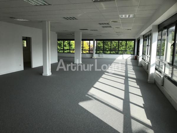 Bureaux à louer à Marcq-en-Baroeul avec parkings et accès rapide aux grands axes