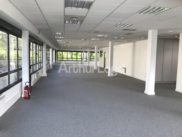 Bureaux à louer à Marcq-en-Baroeul avec parkings et accès rapide aux grands axes
