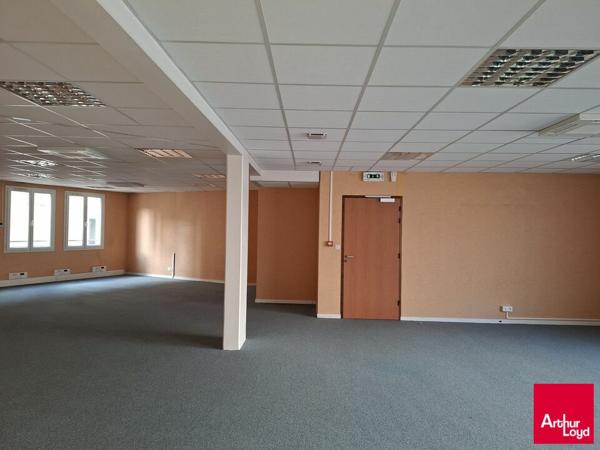 LOCATION BUREAUX DIVISIBLES 695M² Le Mans GARE