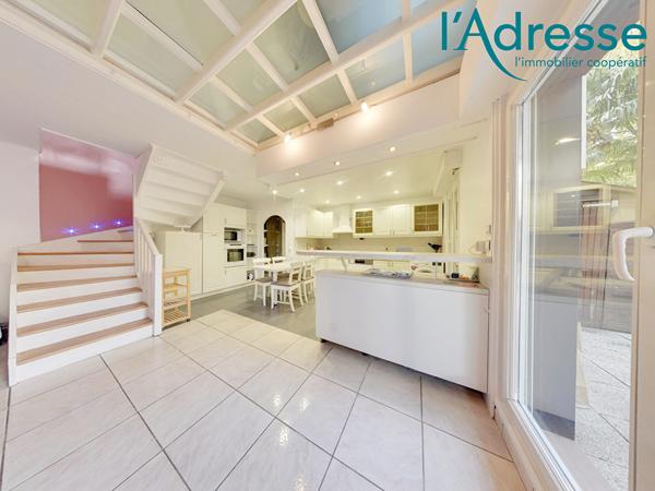 Appartement Duplex - souplex Champs Sur Marne 5 pièce(s) 105 m2