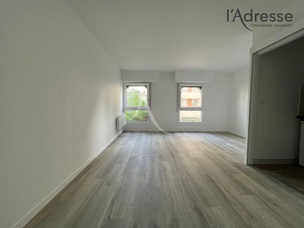 PUTEAUX/ Georges Pompidou Studio Nu 33m²