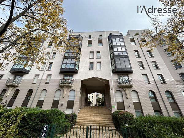 PUTEAUX/ Georges Pompidou Studio Nu 33m²