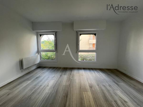 PUTEAUX/ Georges Pompidou Studio Nu 33m²